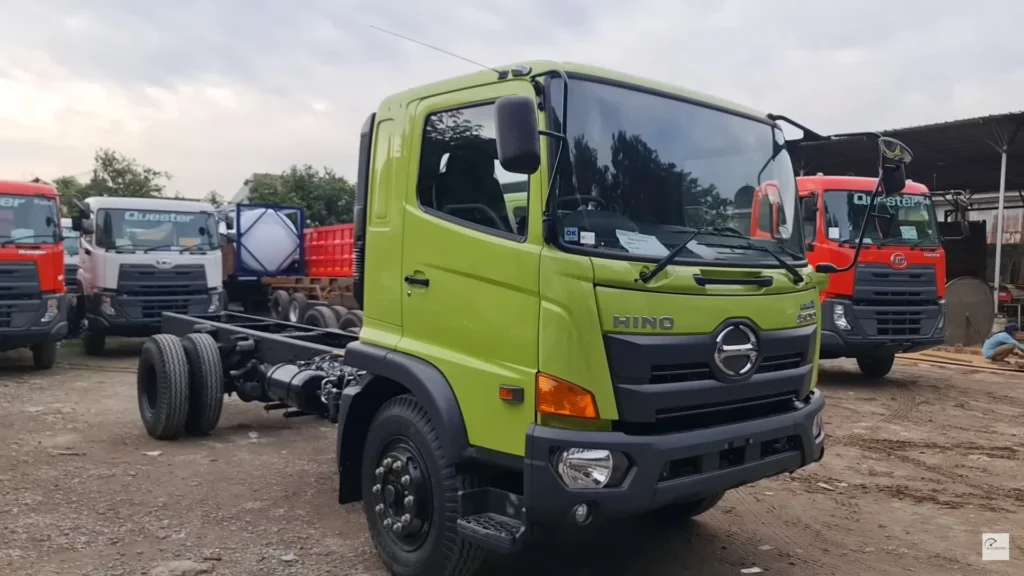 Harga, Spesifikasi dan Karoseri Hino FG 260 JK 2024