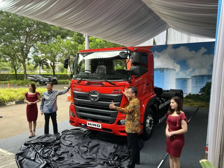 Seputar Hino, Peluncuran Versi baru Hino 500 Series